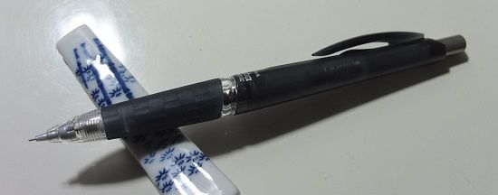 自動で芯が出るシャープペン フリシャ オートマチック えびだんごの文具発信