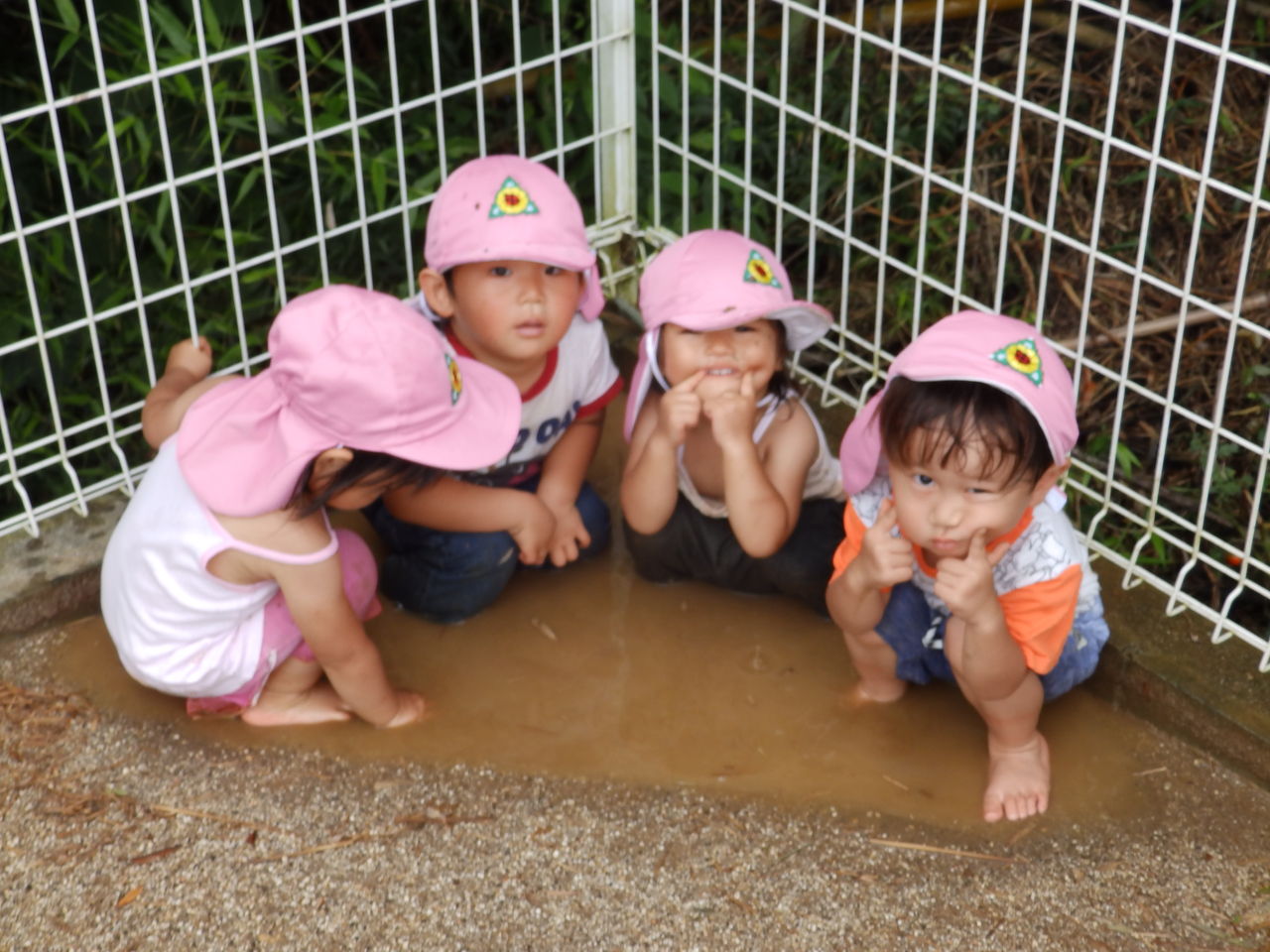 どうして泥んこ遊びをするの のぞみの丘保育園 ブログ どうして泥んこ遊びをするの のぞみの丘保育園 ブログ