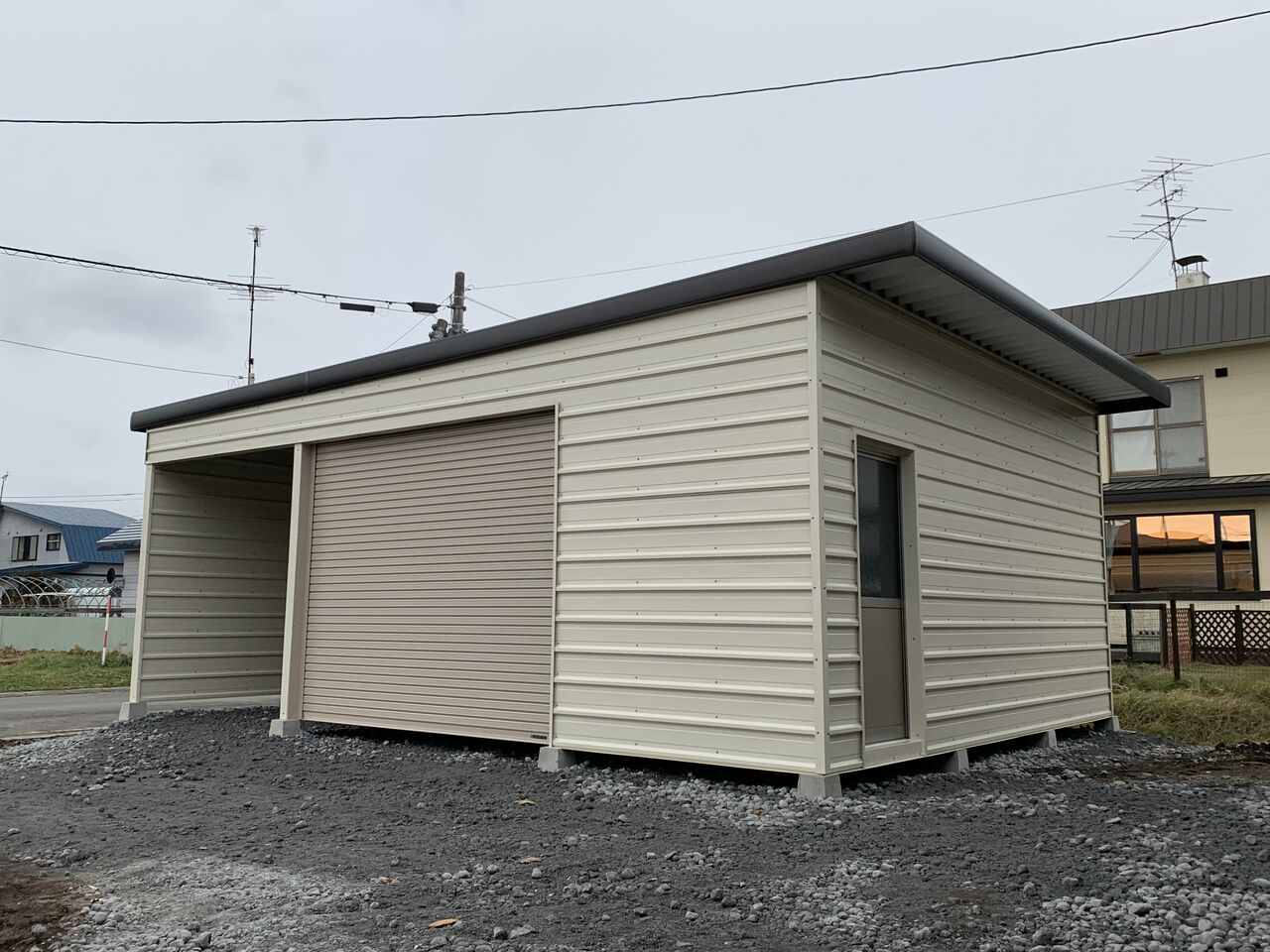 ガレージ カスケードではなく鈴蘭ガレージです