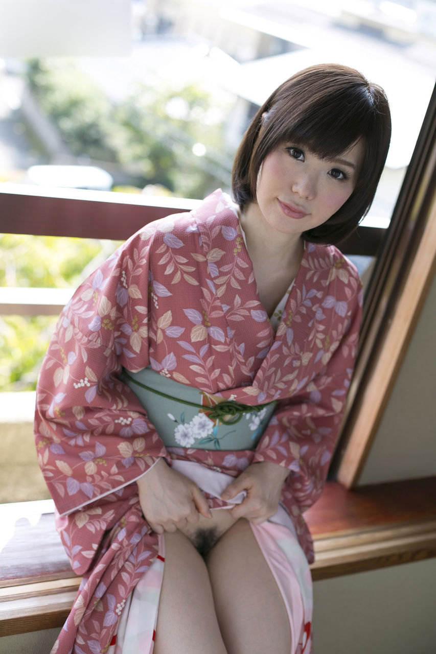 熟女和服で露出 