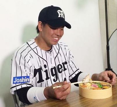 阪神タイガース 梅野隆太郎選手がクリオのネックレスを使用 スワロースポーツスタッフブログ