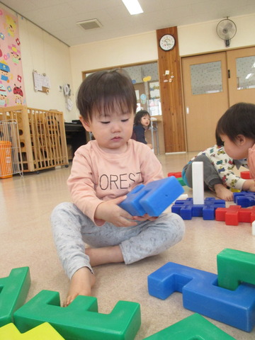 真剣な表情、何作ろうかな