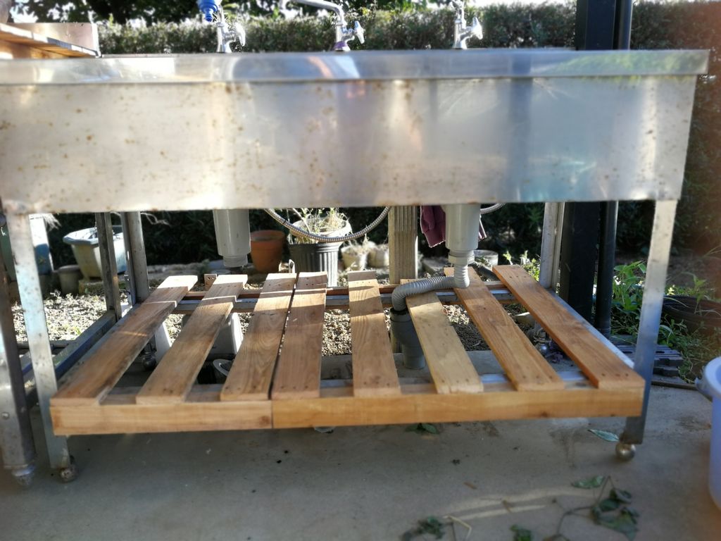 Diy 業務用流しの下にスノコで棚を追加したよ 最高の農業の見つけ方 Diy 業務用流しの下にスノコで棚を追加したよ 最高の農業の見つけ方