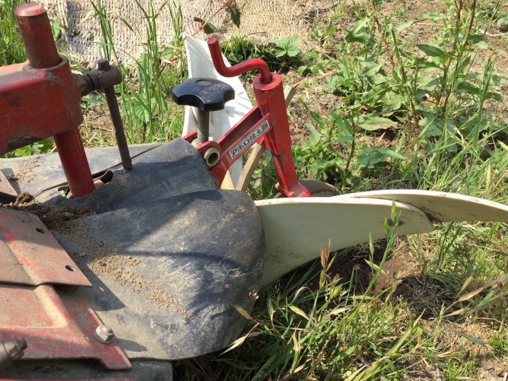 じゃがいもの土寄せは管理機でサクッとできるよ 最高の農業の見つけ方