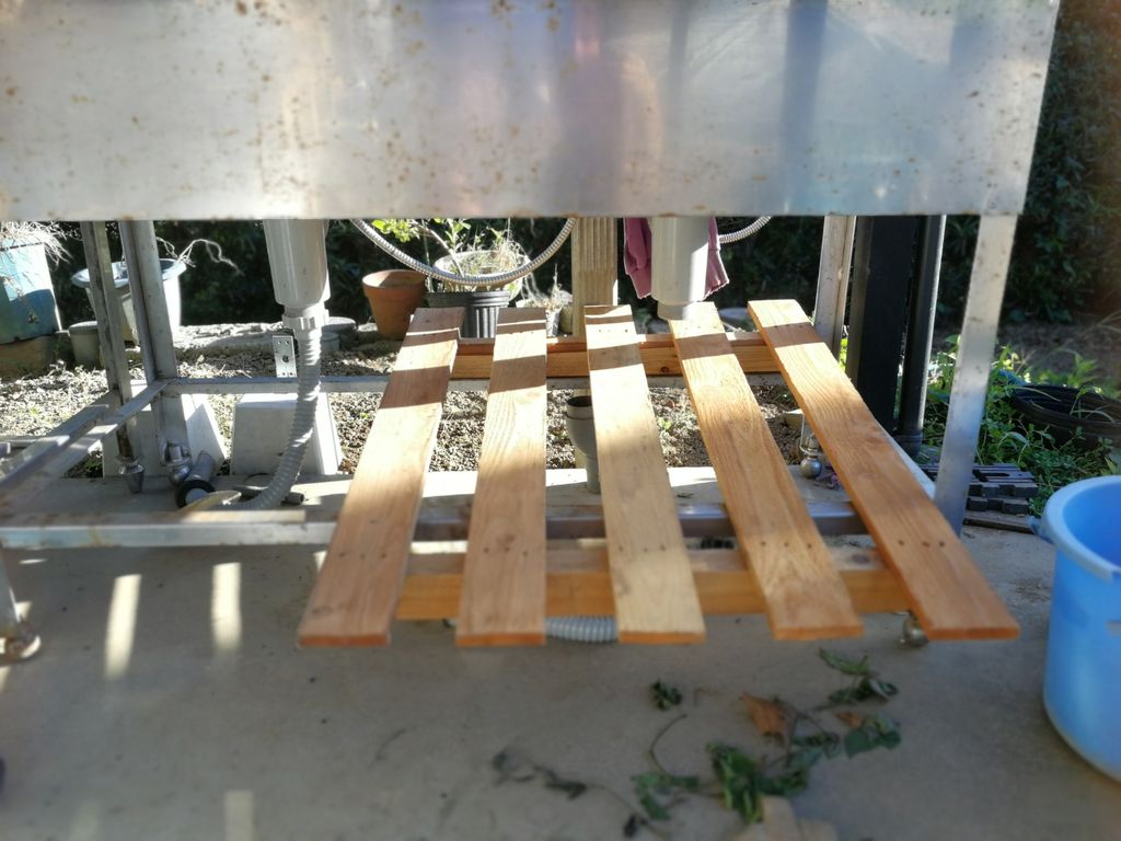 Diy 業務用流しの下にスノコで棚を追加したよ 最高の農業の見つけ方 Diy 業務用流しの下にスノコで棚を追加したよ 最高の農業の見つけ方