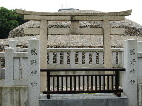 明日香で発掘された石敷きの大規模遺構19 : 歴史探訪