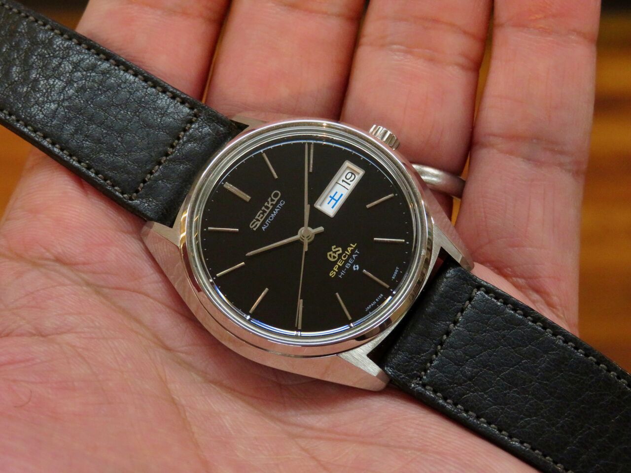 SEIKO アドバン　黒文字盤 mqdefault.jpg