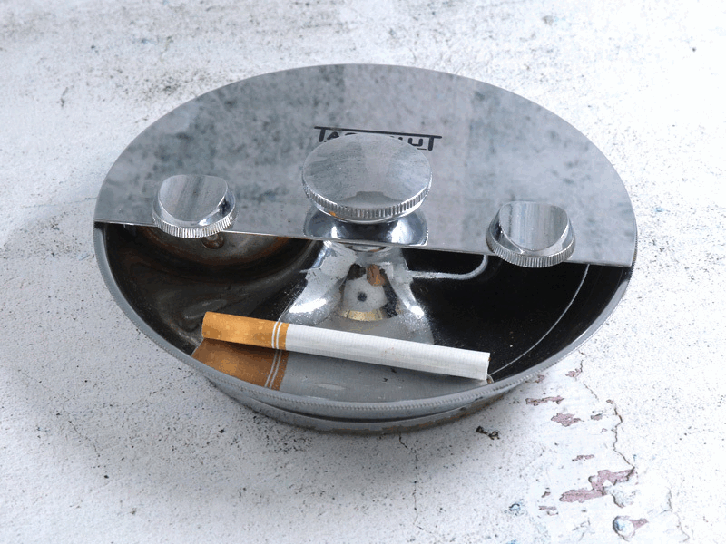 昔の灰皿 なんで撮ったの？158：レトロ灰皿 : ヨコ旅