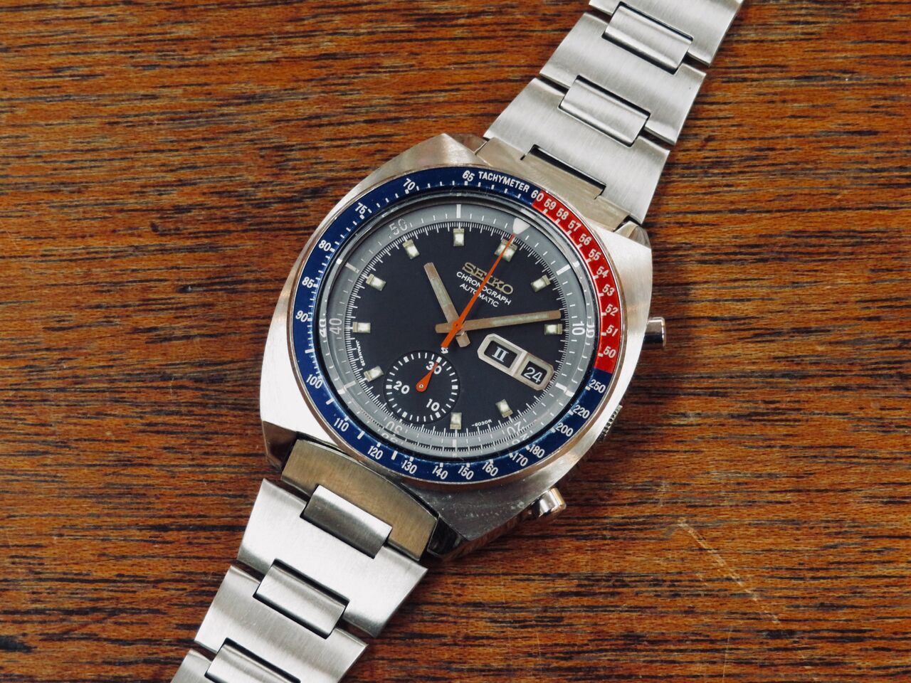 SEIKO クロノグラフ(訳あり) ペプシカラー SEIKO クロノグラフ(訳あり) ペプシカラー(服装が地味になり
