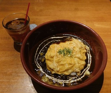 とろとろオムレツカレー