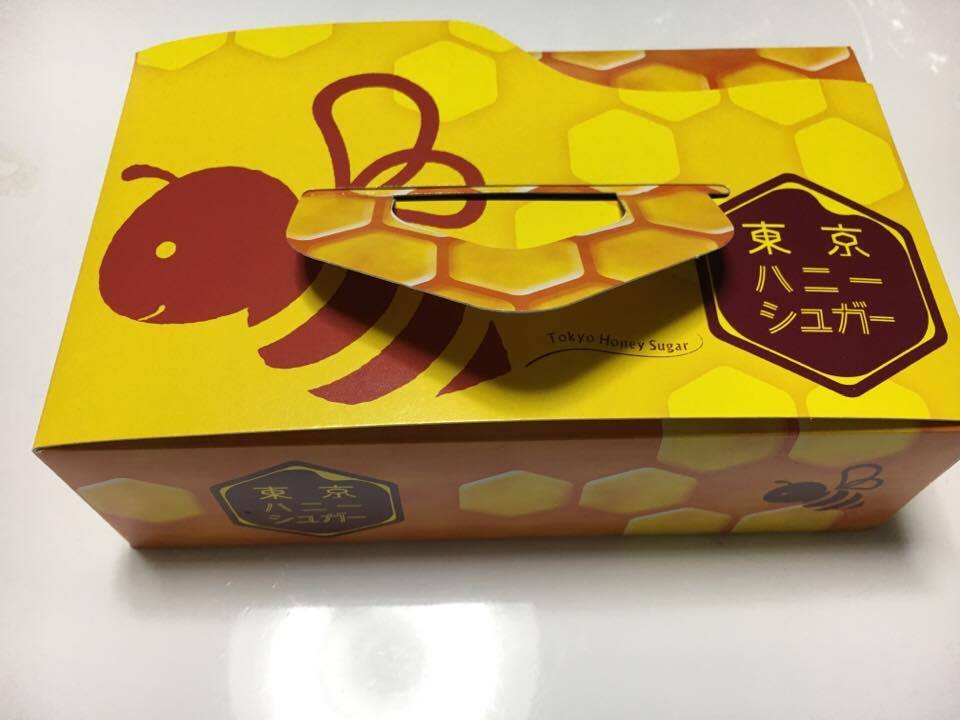 東京ハニーシュガー 老舗洋菓子メーカーの ヨックモック が販売している甘さ控えめのザクザク食感のお菓子 ６個入り５９４円 カロリーの嵐