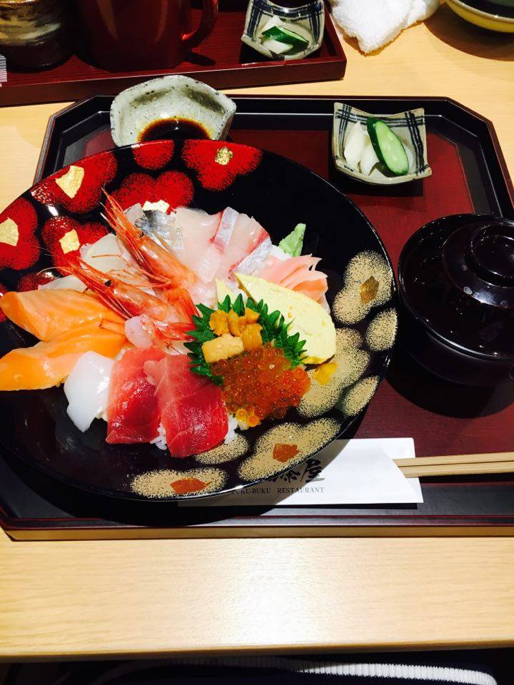 福福茶屋 福井駅前のハピリン内で頂く絶品海鮮丼 お市の海鮮ちらし寿司 10円 福井の名物が食べられる新名所 カロリーの嵐