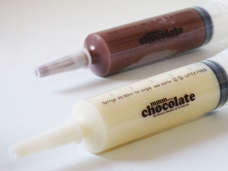 使い方は無限 注射器の形をした大阪限定のショコラスイーツ ホワイトチョコレートシリンジ スイーツハンター月ウサギの食べ日記 使い方は無限 注射器の形をした大阪限定のショコラスイーツ ホワイトチョコレートシリンジ スイーツハンター月ウサギの食べ日記