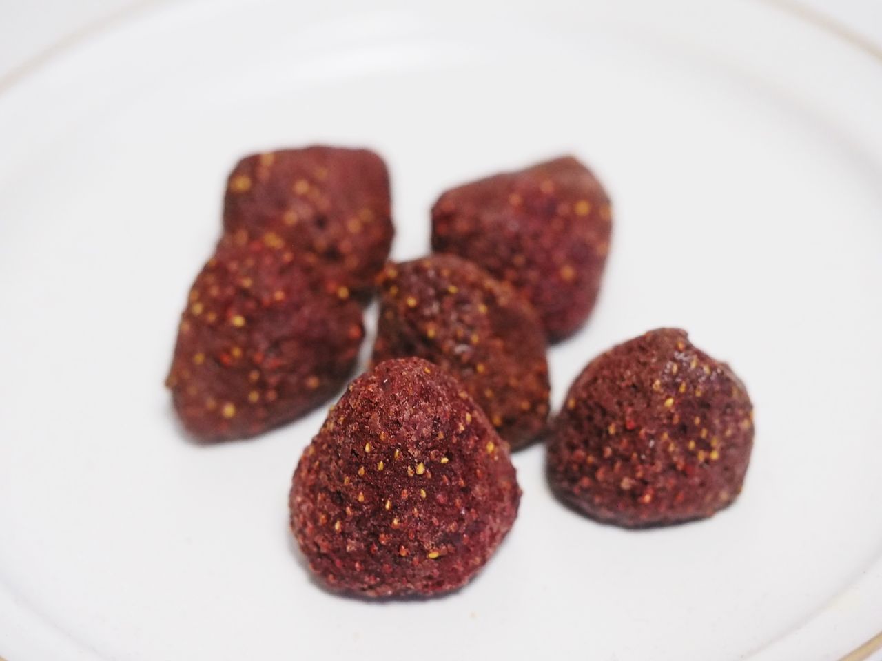 味も食感も新しいコンビニチョコ 完熟じゅわわ いちご を買ってみた スイーツハンター月ウサギの食べ日記