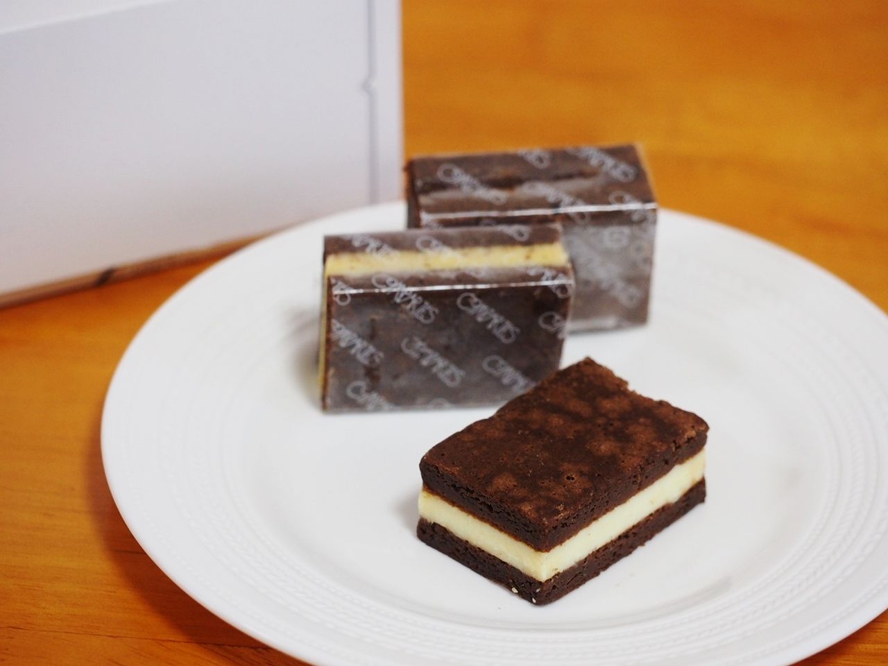 あべのハルカス近鉄本店でコンパーテスのブラウニーサンドをゲット 普段は新宿でしか手に入らない一品です スイーツハンター月ウサギの食べ日記