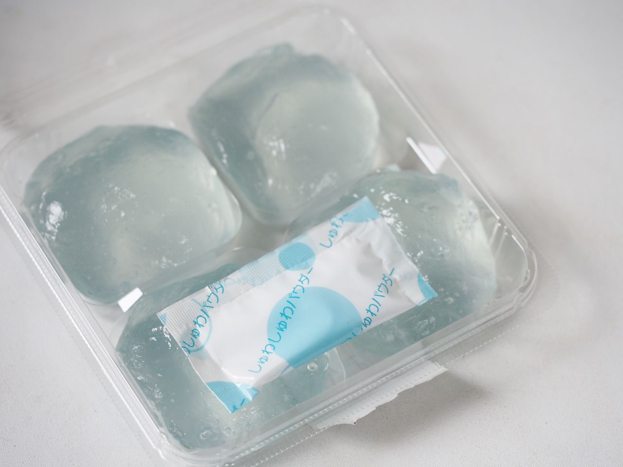 しゅわしゅわパウダー付き この夏オススメ 明日香食品 の ラムネわらび餅 スイーツハンター月ウサギの食べ日記 Powered By ライブドアブログ しゅわしゅわパウダー付き この夏オススメ 明日香食品 の ラムネわらび餅 スイーツハンター月ウサギの食べ日記 Powered By ライブドアブログ