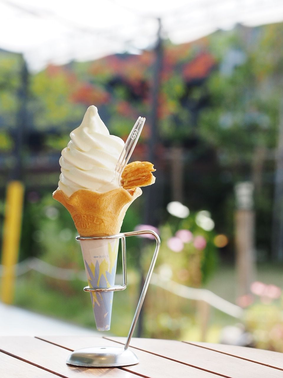 全国で二ヶ所だけ！りくろーおじさんのソフトクリーム「ガーデンソフト