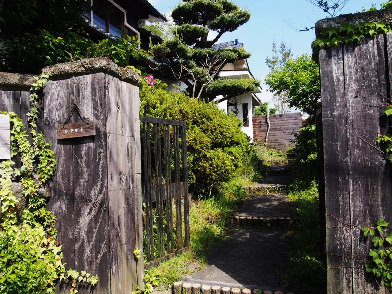 奈良県明日香村のカフェ Cafe ひそひそで季節のパフェ いちごのパフェ を堪能 スイーツハンター月ウサギの食べ日記