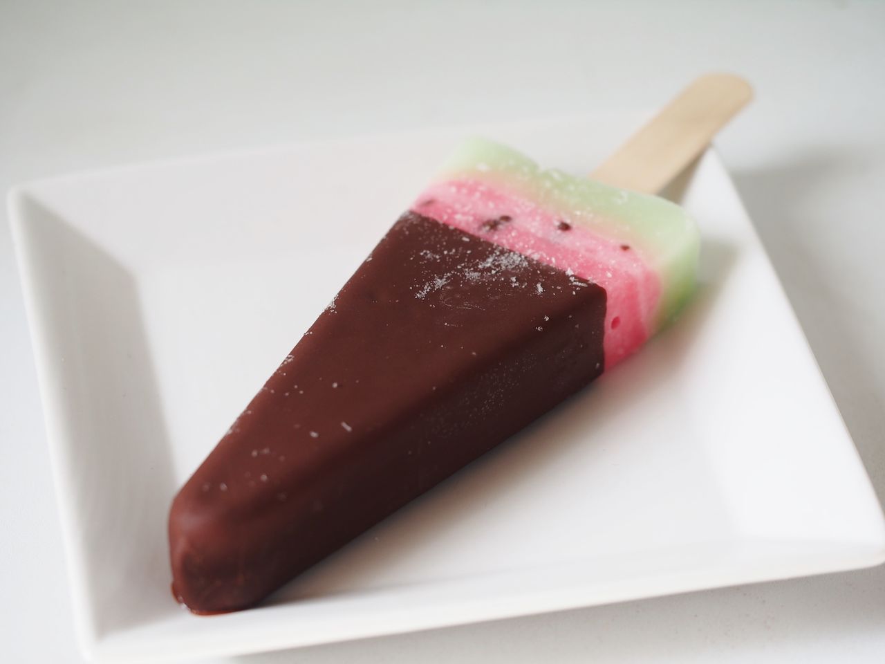 夏の定番アイス チョコかけちゃったスイカバー ロッテ スイーツハンター月ウサギの食べ日記 夏の定番アイス チョコかけちゃったスイカバー ロッテ スイーツハンター月ウサギの食べ日記