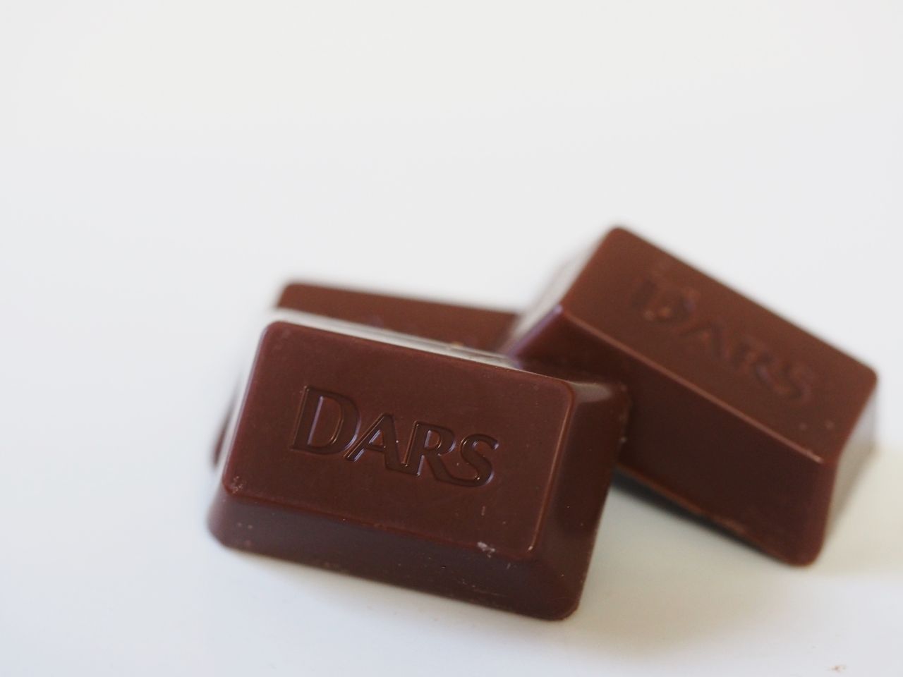 ナッツの女王と呼ばれるピスタチオをふんだんに使った Dars ダース ピスタチオガナッシュ 森永製菓 スイーツハンター月ウサギの食べ日記 ナッツの女王と呼ばれるピスタチオをふんだんに使った Dars ダース ピスタチオガナッシュ 森永製菓 スイーツハンター月ウサギの食べ日記