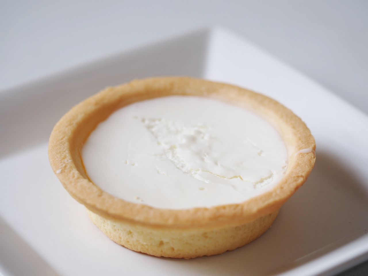 Kiri キリ クリームチーズをふんだんに使った レアチーズタルト をハント スイーツハンター月ウサギの食べ日記 Kiri キリ クリームチーズをふんだんに使った レアチーズタルト をハント スイーツハンター月ウサギの食べ日記