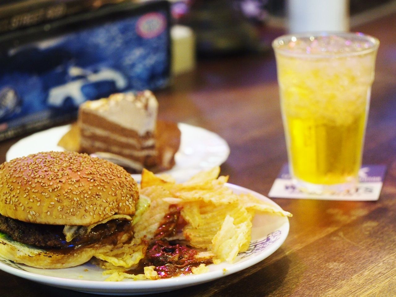 兵庫県武庫川でハンバーガーを堪能！ルート66沿いのアメリカンダイナー