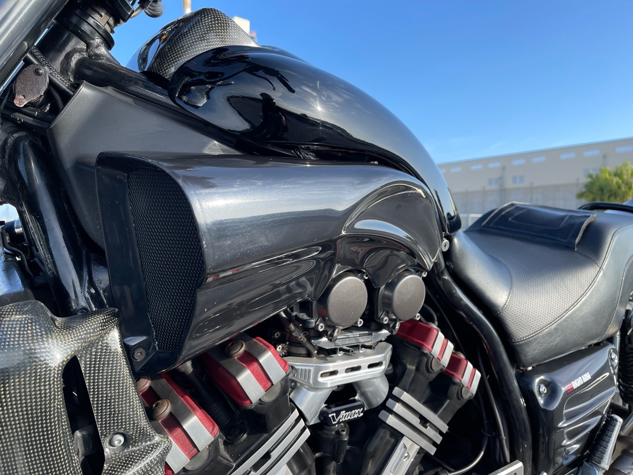 Vmax 1200 FRPダミータンクカバー : ネジのバイクブログ Vmax 1200 FRPダミータンクカバー : ネジのバイクブログ