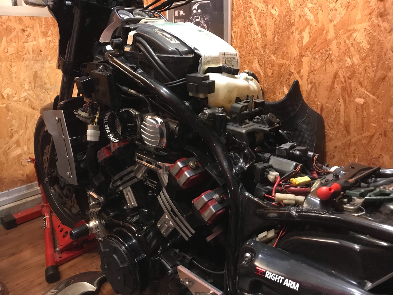Vmax 1200 ダミーファンネル ダミーダクト : ネジのバイクブログ
