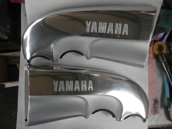 Vmax 1200 純正 ダミーダクト バフ がけ 磨き 仕様 : ネジの