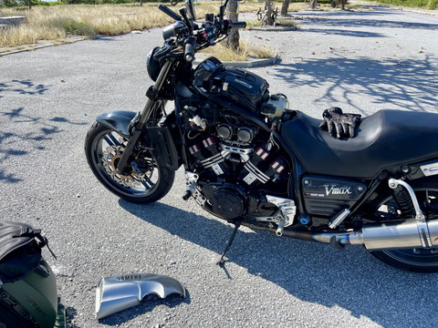 V-Max 1200 カーボン ダミータンクカバー : エムシーヴィオ
