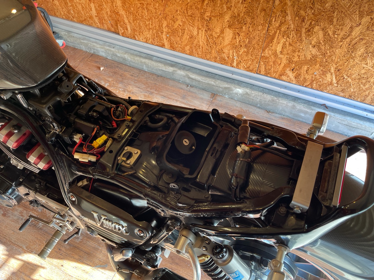 Vmax 1200 シート交換 OVER スポーツ シート : ネジのバイクブログ Vmax 1200 シート交換 OVER スポーツ シート : ネジのバイクブログ