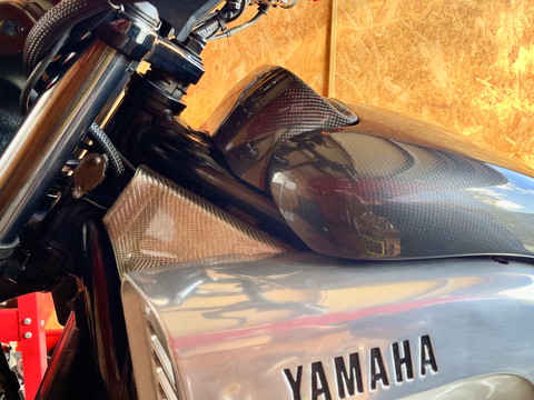 Vmax 1200 カーボン ネックガーニッシュ : ネジのバイクブログ Vmax 1200 カーボン ネックガーニッシュ : ネジのバイクブログ