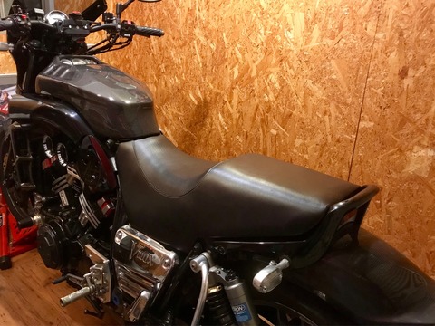 vmax1200 シート Vmax 1200 シート交換 OVER スポーツ シート : ネジのバイクブログ