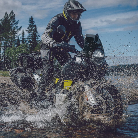 PHO_BIKE_DET_norden901-feature-windshield-my21_#SALL_#AEPI_#V1