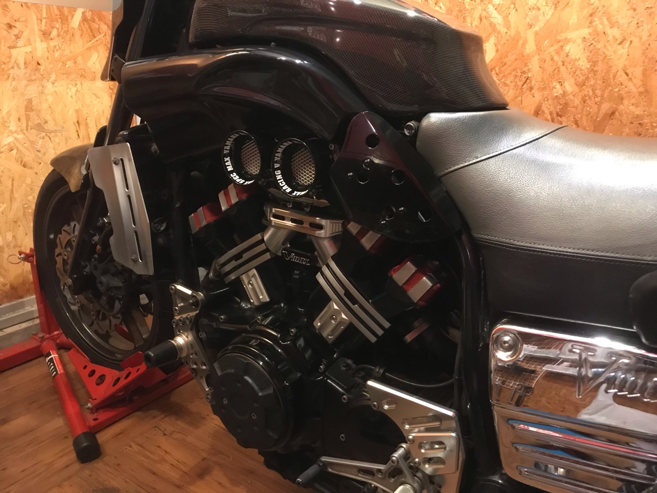 Vmax 1200 OVER ラジエター サイド エア パネル : ネジのバイク