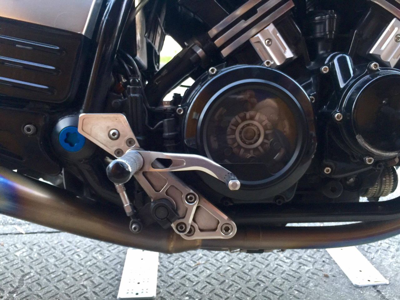 Vmax 1200 ステップを純正へ戻す : ネジのバイクブログ
