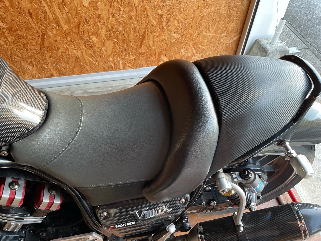 Vmax 1200 シート交換 OVER スポーツ シート : ネジのバイクブログ Vmax 1200 シート交換 OVER スポーツ シート : ネジのバイクブログ