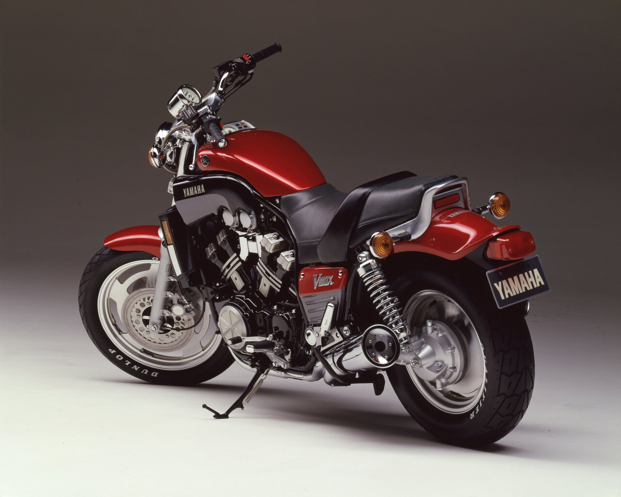 ヤマハ　VMAX1200 20周年　シリアルナンバー入りのエンブレム ヤマハ VMAX 名車レビュー : ネジのバイクブログ