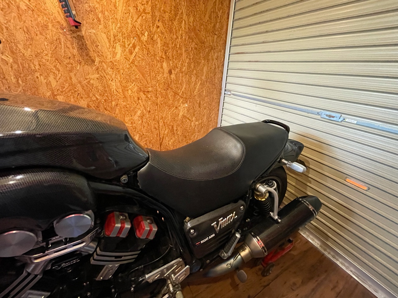 Vmax 1200 シート交換 OVER スポーツ シート : ネジのバイクブログ Vmax 1200 シート交換 OVER スポーツ シート : ネジのバイクブログ
