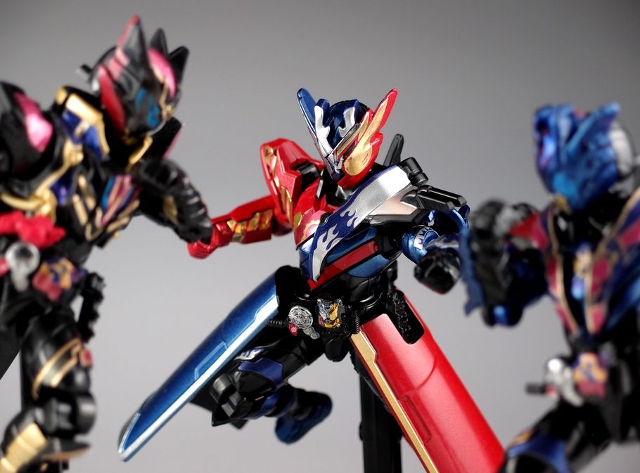 仮面ライダーブラッド 創動 仮面ライダービルド BUILD12 2種 最終値下げ 創動 仮面ライダービルド BUILD12｜発売日：2018年8月20日