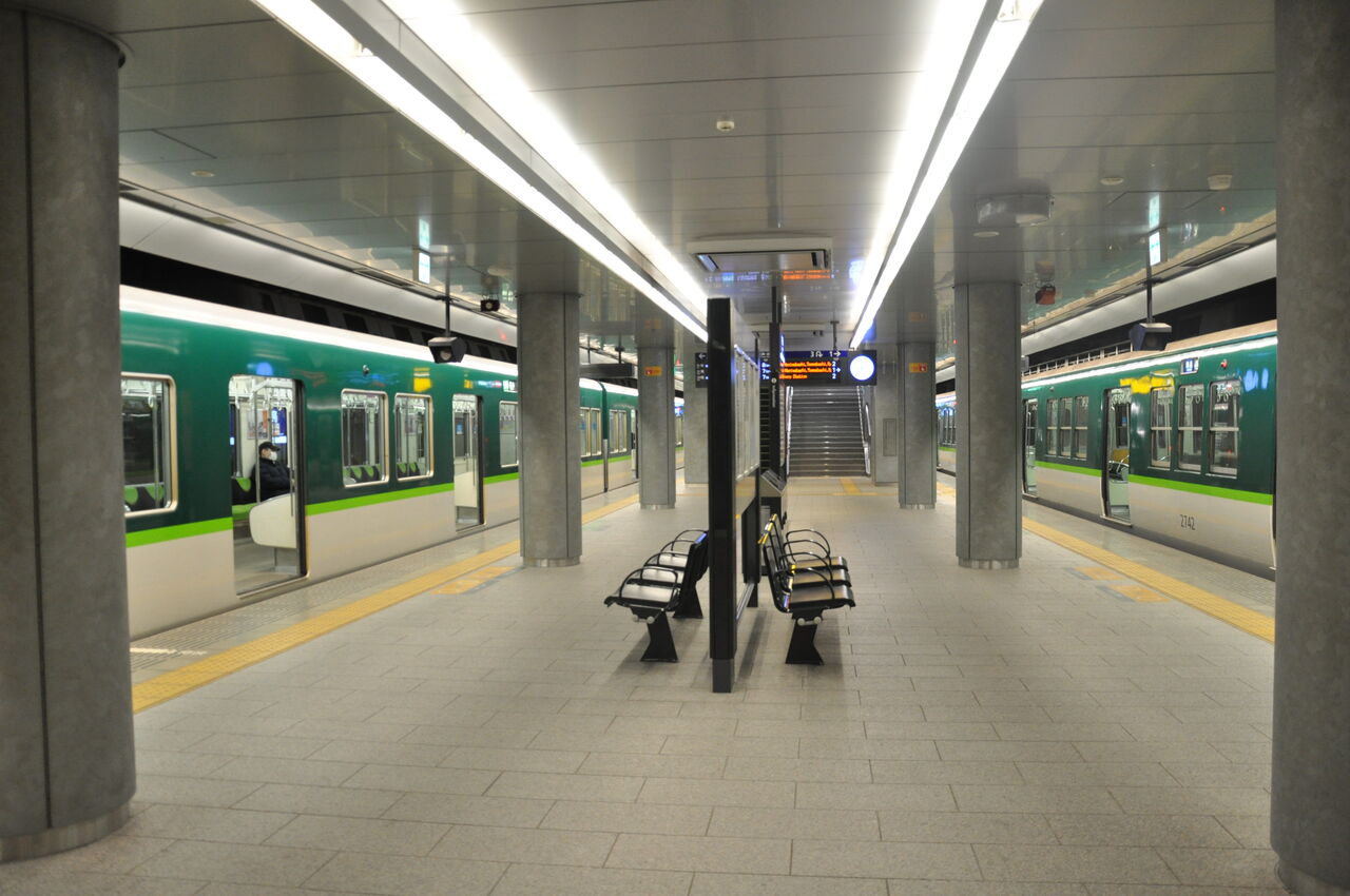 視覚障害の鉄道駅訪問旅 京阪中之島線 『KH54 中之島(大阪国際会議場前)』 視覚障害の鉄道駅訪問旅 京阪中之島線 『KH54 中之島(大阪国際会議場前)』