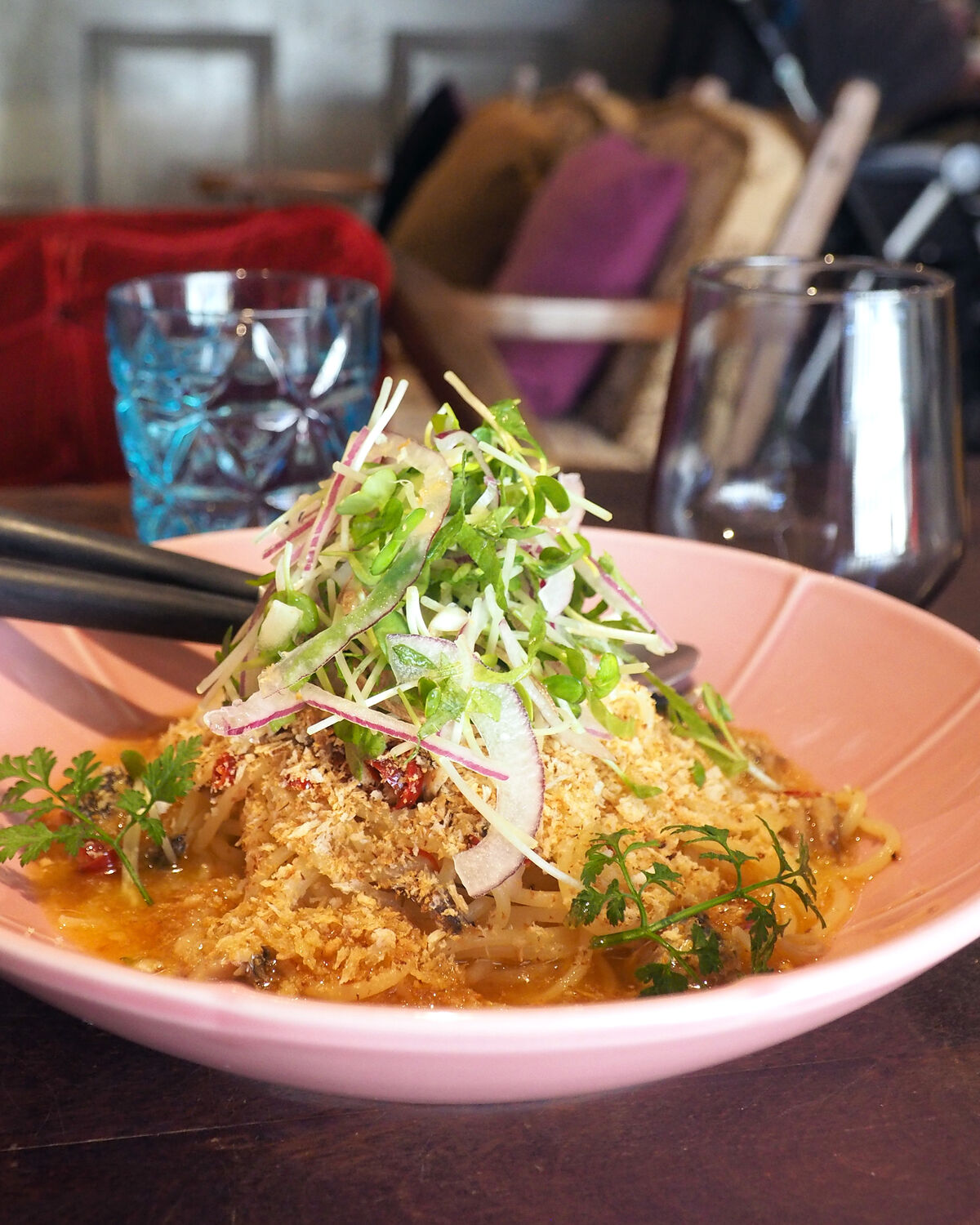 薬院大通駅1番出口徒歩1分 パスタ食堂 Amabile 地中海の気候に近いと言われる淡路島で育てられるデュラム小麦の生パスタ 白髪おやじのおひとりさまランチ