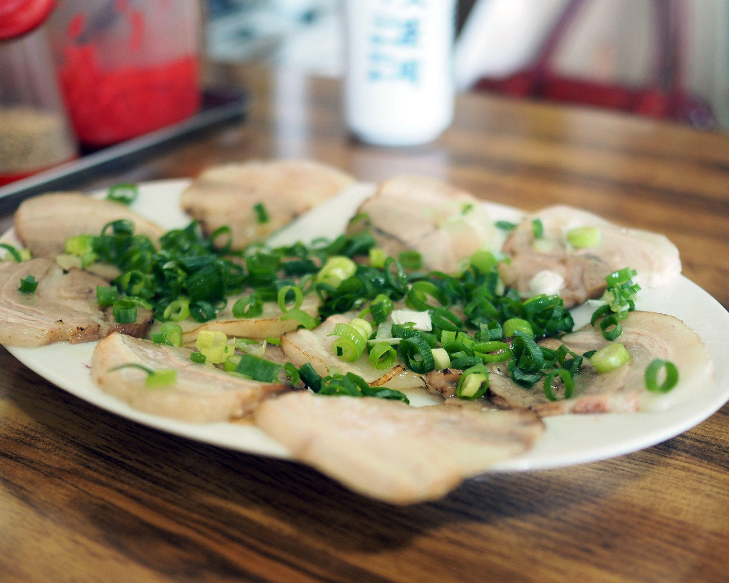 とんこつ大臣 じっくり煮込んだ「豚骨らーめん」の深いコクと旨み。［豚人］の冬は