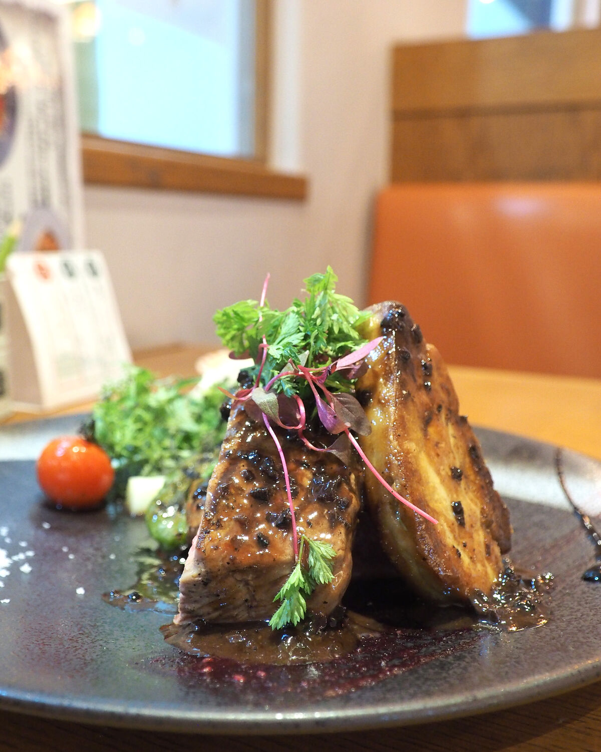 米子駅徒歩10分『PIZZERIA PENTOLA manmma』 旨みある塩味と表面を 