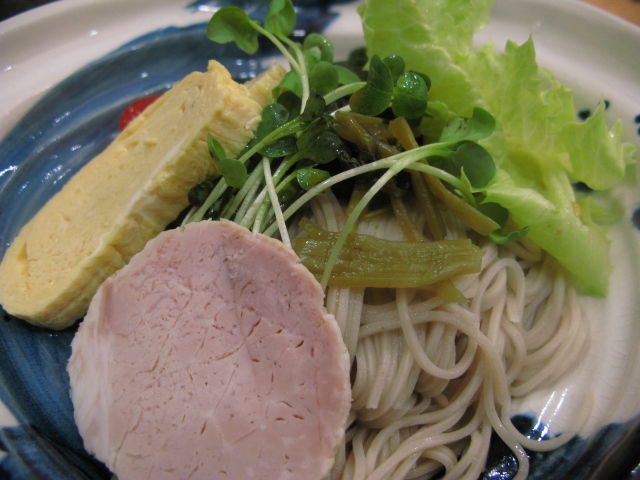 徳島市 そば蔵 夏蕎麦と名物の親子丼 年間500軒以上を食べ歩く飲食店プロデューサーの食日記 徳島市 そば蔵 夏蕎麦と名物の親子丼 年間500軒以上を食べ歩く飲食店プロデューサーの食日記