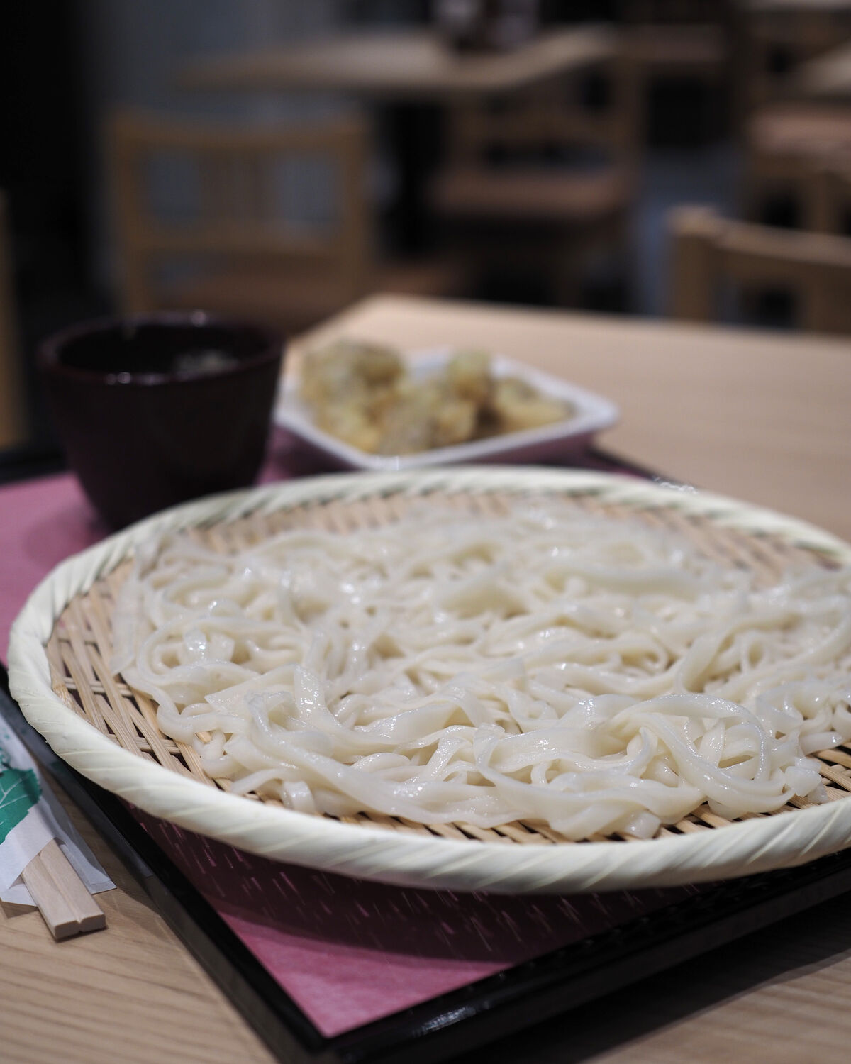 有楽町駅徒歩2分 日本三大うどんのひとつ水沢うどんがいただける ふる里 うどん家 八重桜 が交通会館地下に21年6月13日オープン 白髪おやじのおひとりさまランチ