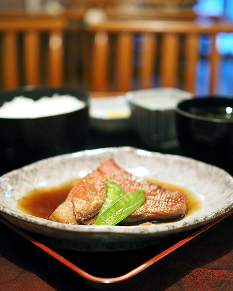 日本ばし 割烹 鶴の家 料亭としての開業は100余年前のこと この地へ移っての割烹料理店としても40余年続く老舗でいただくリーズナブルなランチ 年間500軒以上を食べ歩く飲食店プロデューサーの食日記