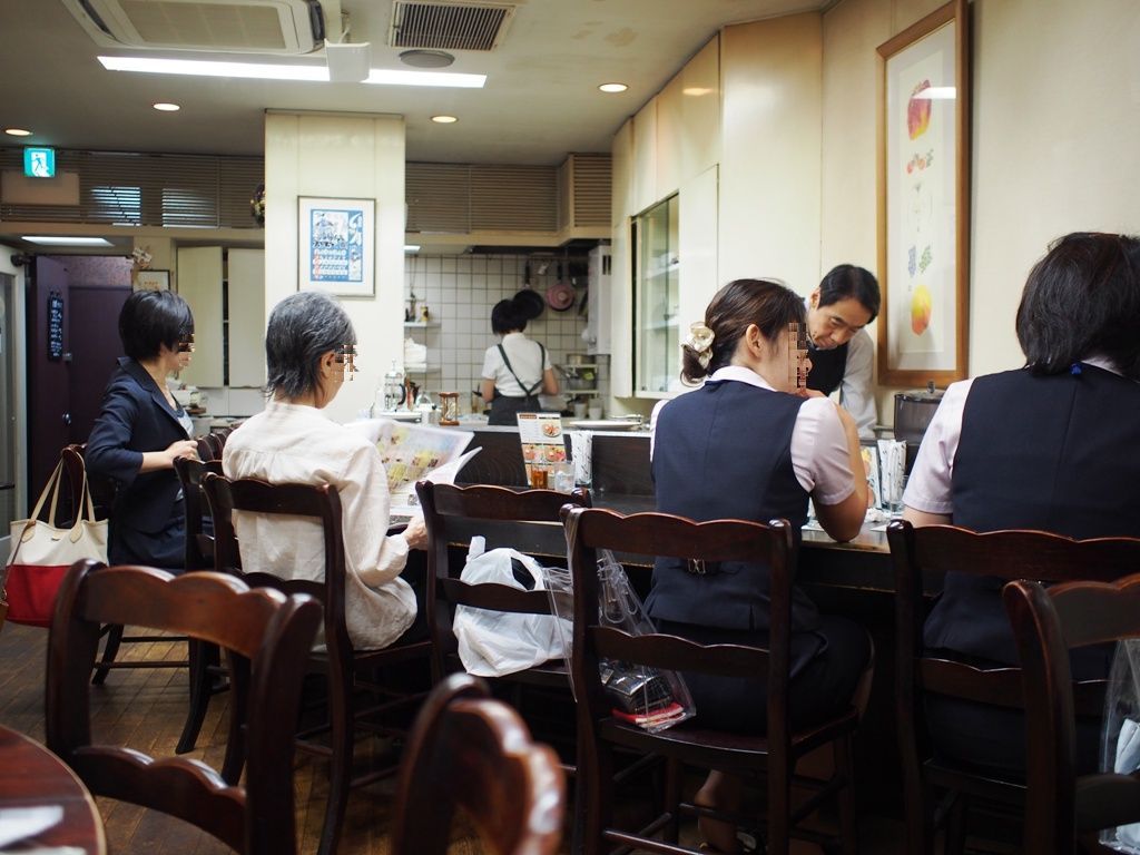 都営地下鉄浅草駅日本橋駅 花時計 こんがりきつね色に焼き上がったサクサクふんわりホットケーキ 年間500軒以上を食べ歩く飲食店プロデューサーの食日記
