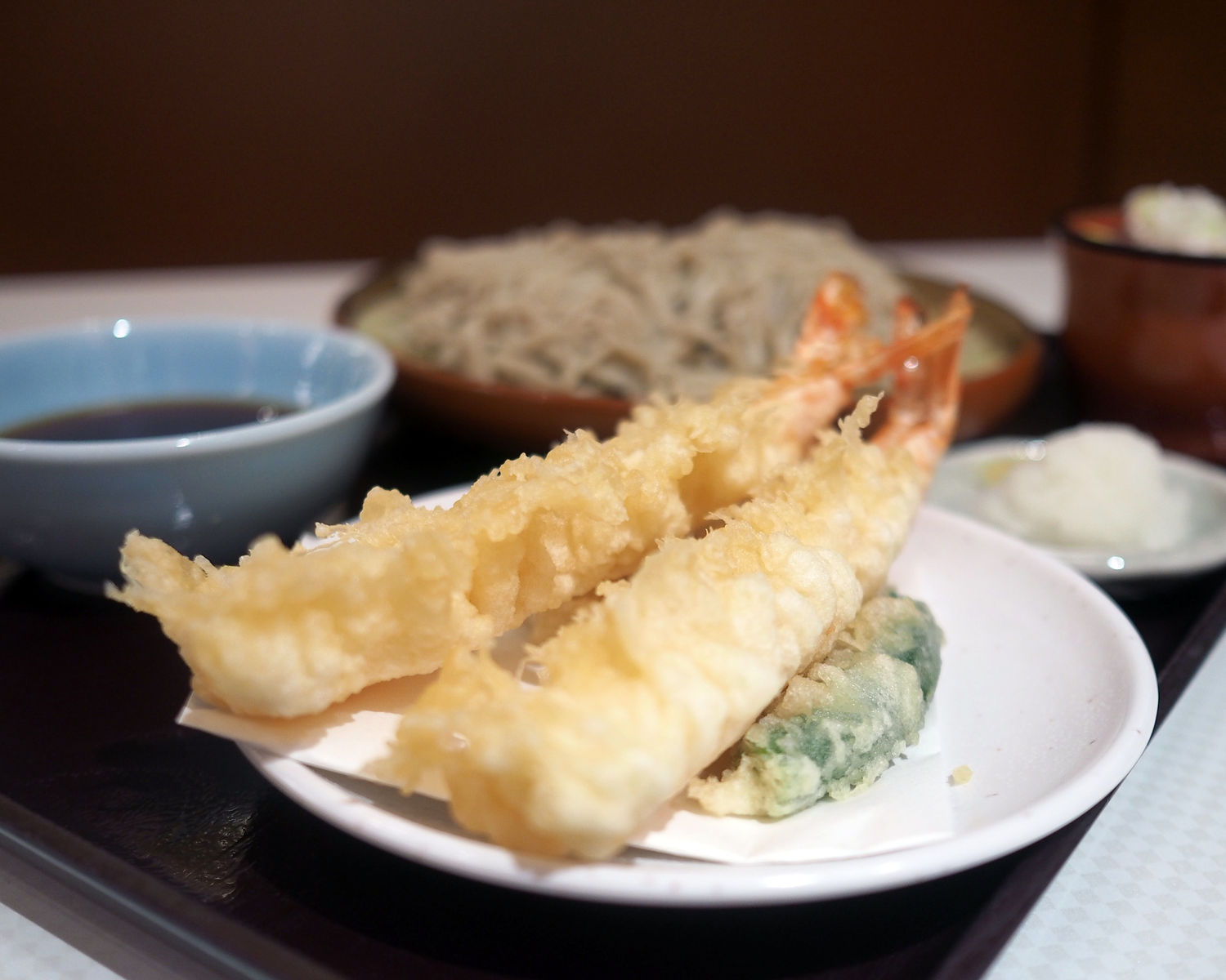 天丼てんや 30周年記念の目玉として提供される 天然車海老 の天ぷらそば 年間500軒以上を食べ歩く飲食店プロデューサーの食日記