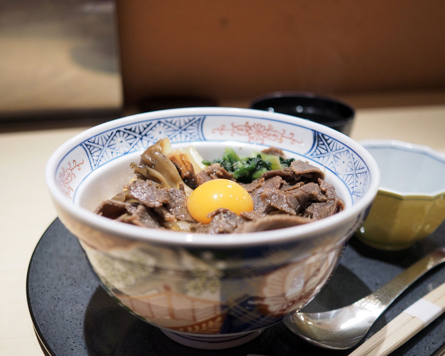 桜肉料理 馬春楼 低カロリー 低脂肪 低コレステロール 高タンパク質 熊本から直送されるヘルシーな馬肉を使ったすき焼き丼 年間500軒以上を食べ歩く飲食店プロデューサーの食日記